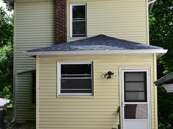 4th image of 2115 Hollister Ave