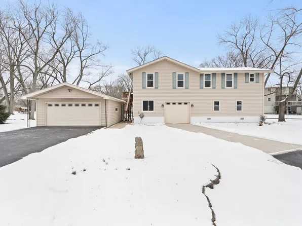 26033 W Catfish Dr, Wilmington, IL 60481