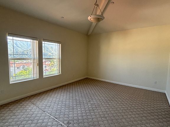 5th image of 2930 Fairway Ave Unit 305