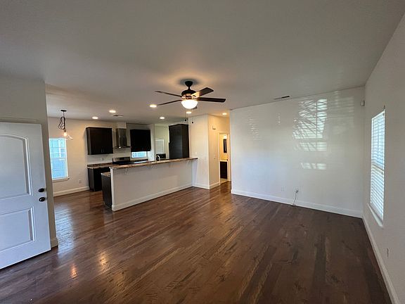 4th image of 3770 4th Ave
