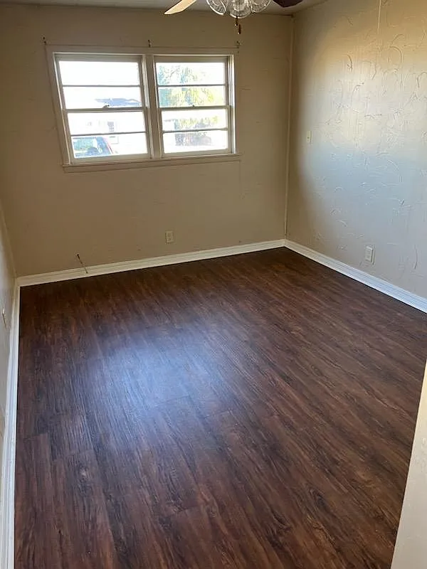 2117 Coffee St — Photo 2