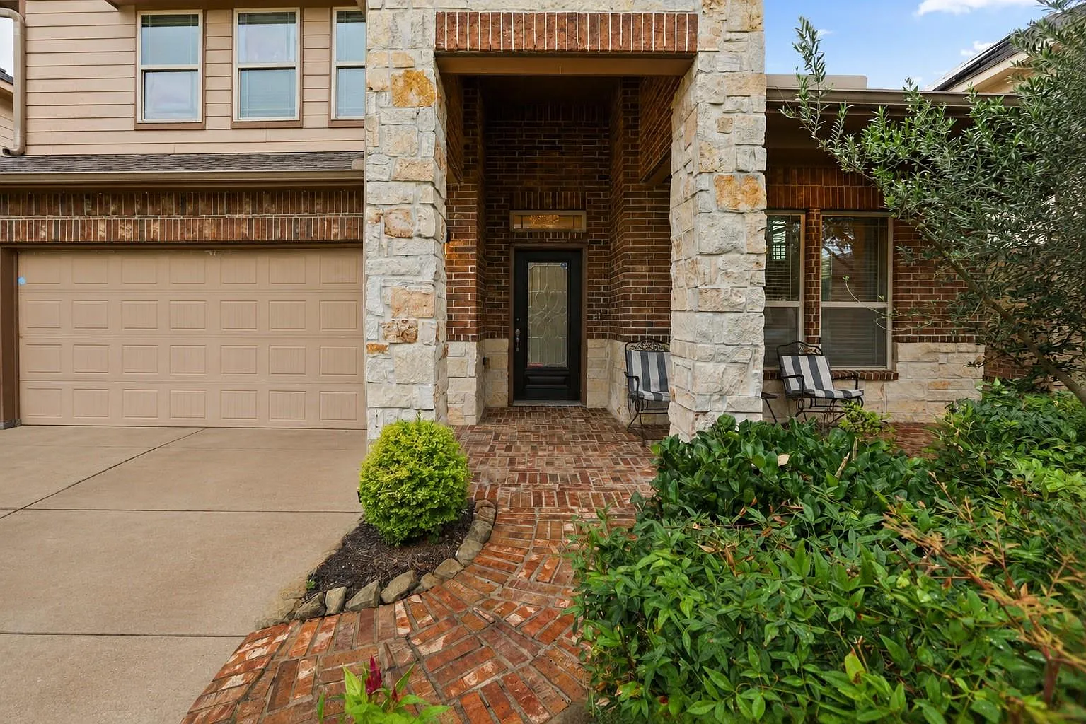 4 bed, 3.5 bath, 3359 sqft, $3,250 — Photo 3