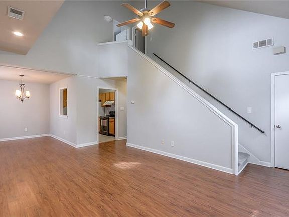 3rd image of 1001 Whitfield Ct SE