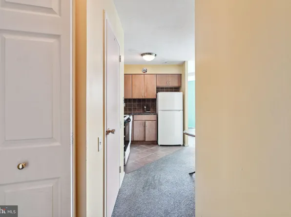 1420 Locust St APT 18B, Philadelphia, PA 19102
