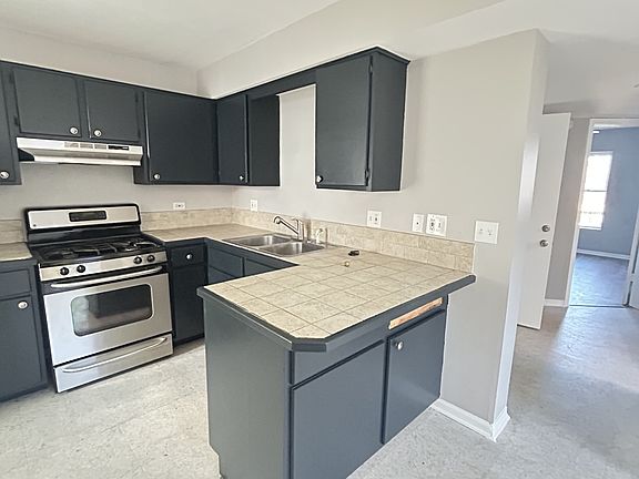 3rd image of 6630 S Vernon Ave #10607432