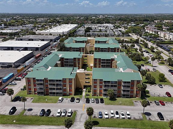 5th image of 3600 NW 21st St APT 309