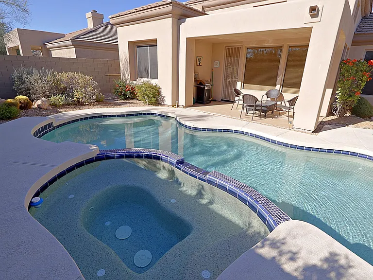 6803 E Eagle Feather Rd — Photo 31