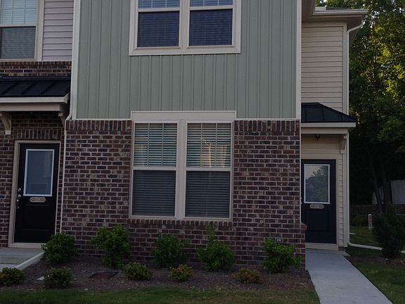 5th image of 216 Mount Evans Dr