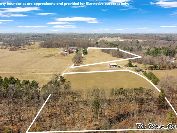 10479 Friske Dr NE, Rockford, MI 49341