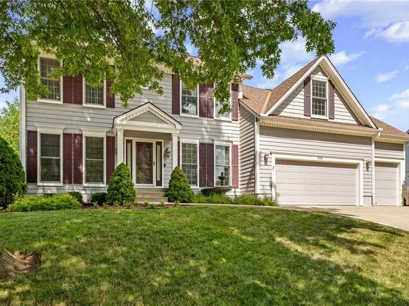 508 NW Ambersham Dr, Lees Summit, MO 64081