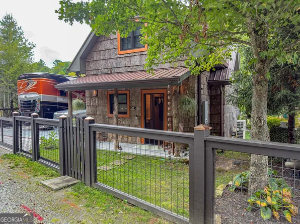 111 Wildflower Rd, Scaly Mountain, NC 28775