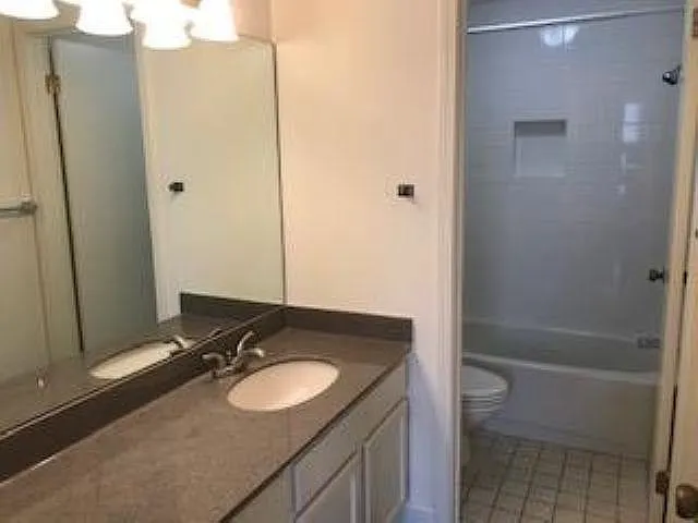 Studio, 1.0 bath, 474 sqft, $845 — Photo 3