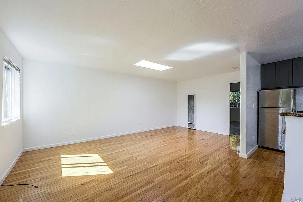 1 bed, 724 sqft, $2,950 — Photo 4
