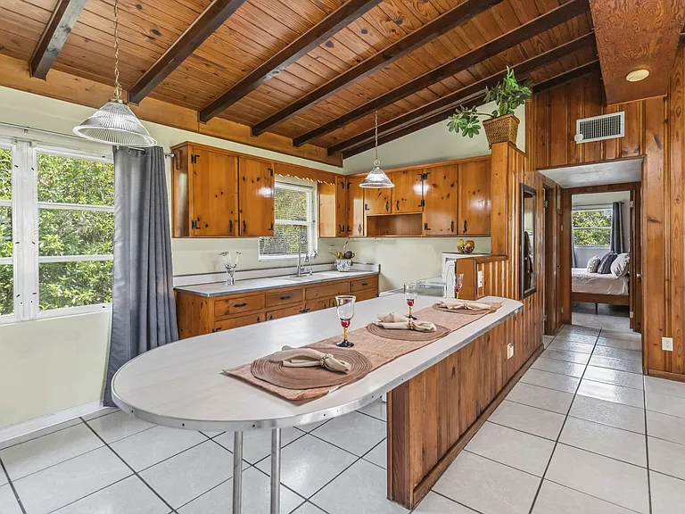 7912 Ficquette Rd — Photo 11