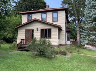 604 W Fulton St, Waupaca, WI 54981
