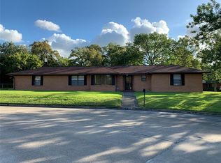 122 Lakewood Dr, Baytown, TX 77520