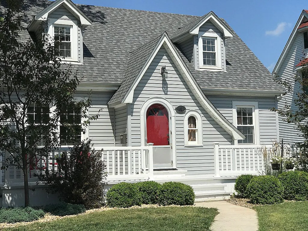 409 E Madison St photo 1