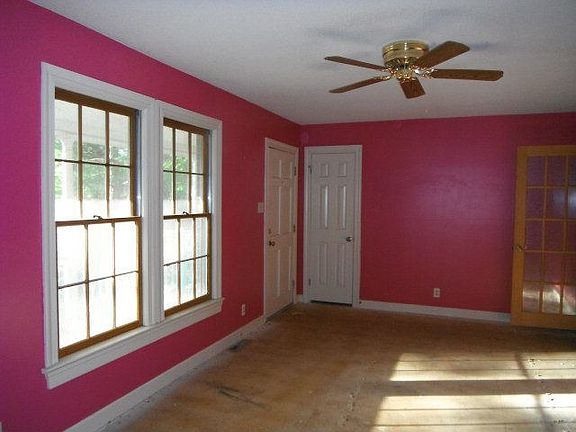 5th image of 106 Glenn Dr