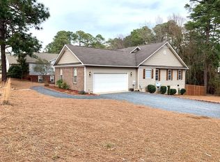2 Overpeck Ln, Pinehurst, NC 28374
