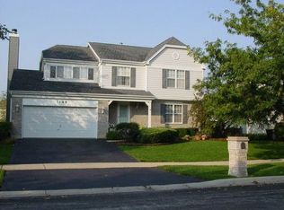 1140 Sandhurst Ln, Carol Stream, IL 60188