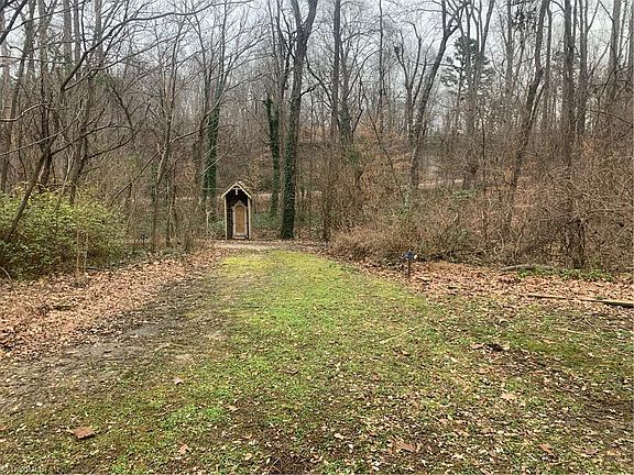 4th image of 6702 Chadmoor Ct