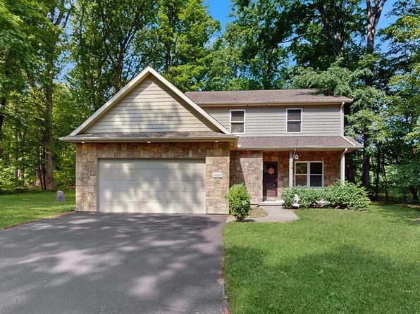 5026 Weatherford Dr, Coloma, MI 49038