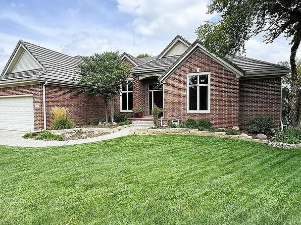 2215 W Harborlight Ct, Wichita, KS 67204