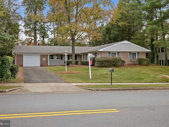2nd image of 12915 Melville Ln