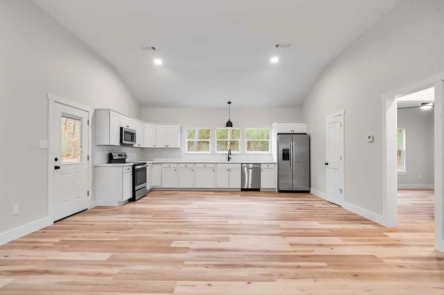 2 bed, 2.0 bath, $1,800 — Photo 4