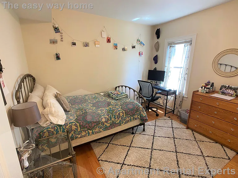 527 Main St #2 — Photo 16