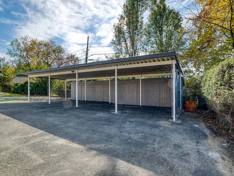 2 Bedroom/1 Bath and 3 Bedroom/2 Bath Quadplex — Photo 4