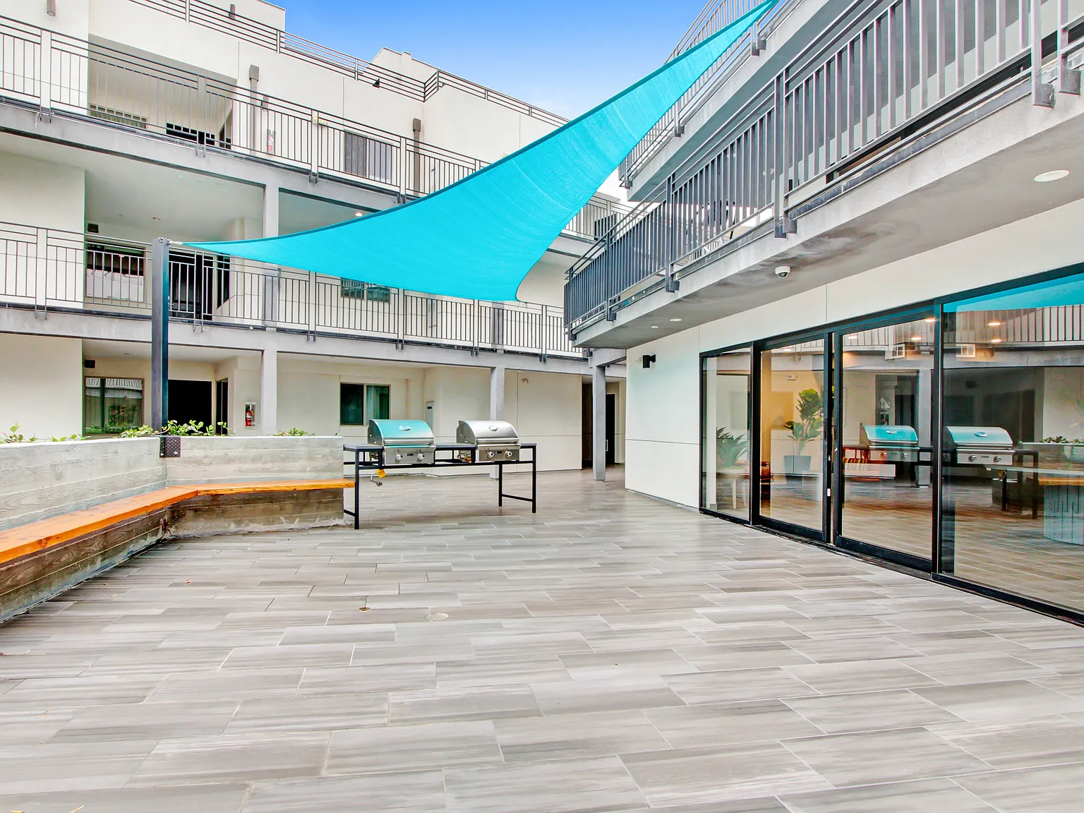 NOHO URBAN APARTMENTS — Photo 1