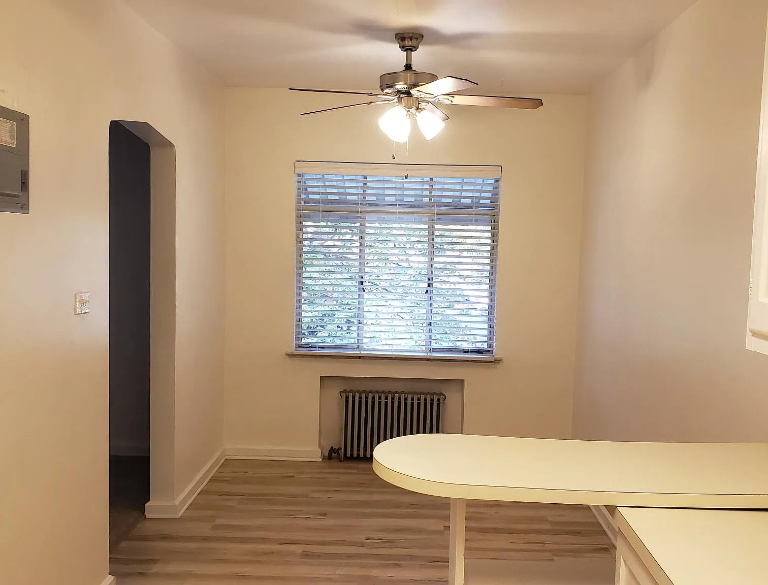 2 bed, 750 sqft, $1,400 — Photo 3