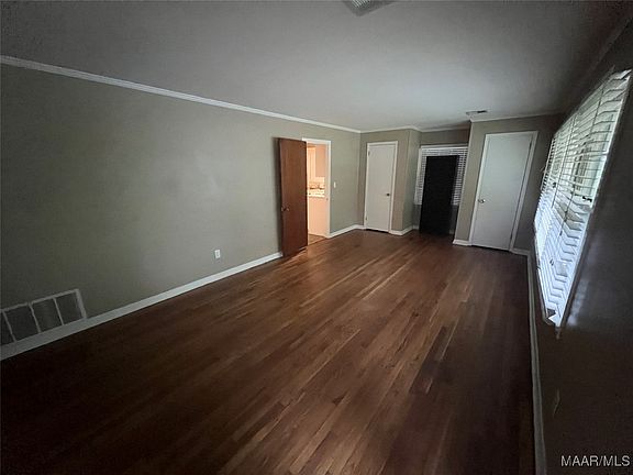 3rd image of 319 Forest Hills Dr