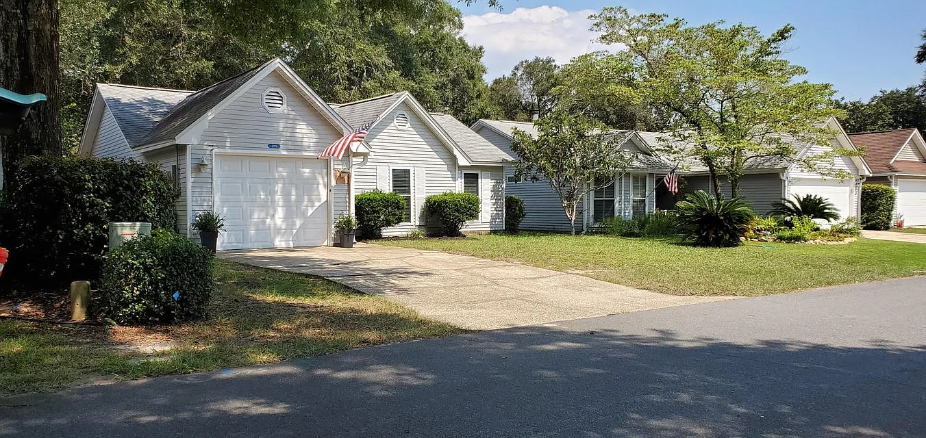 109 Meadowbrook Court - 1 — Photo 2