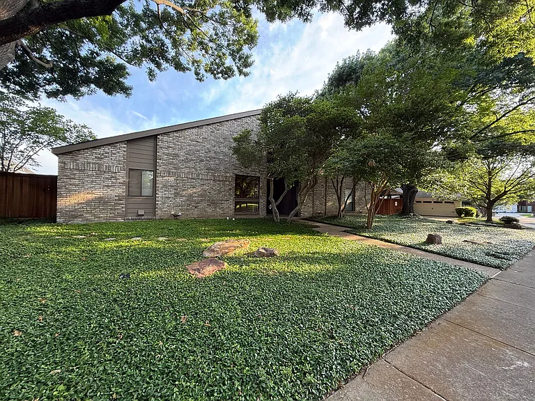 6710 Firelight Ln — Photo 2