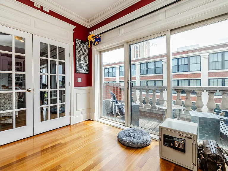 2540 W Diversey Ave #401 — Photo 9