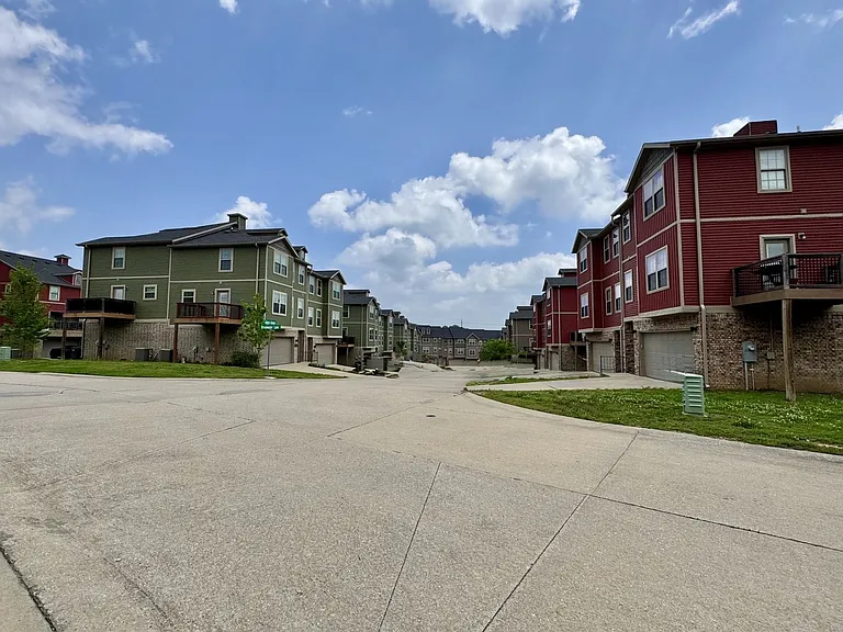279 S Breakwater Ln — Photo 19