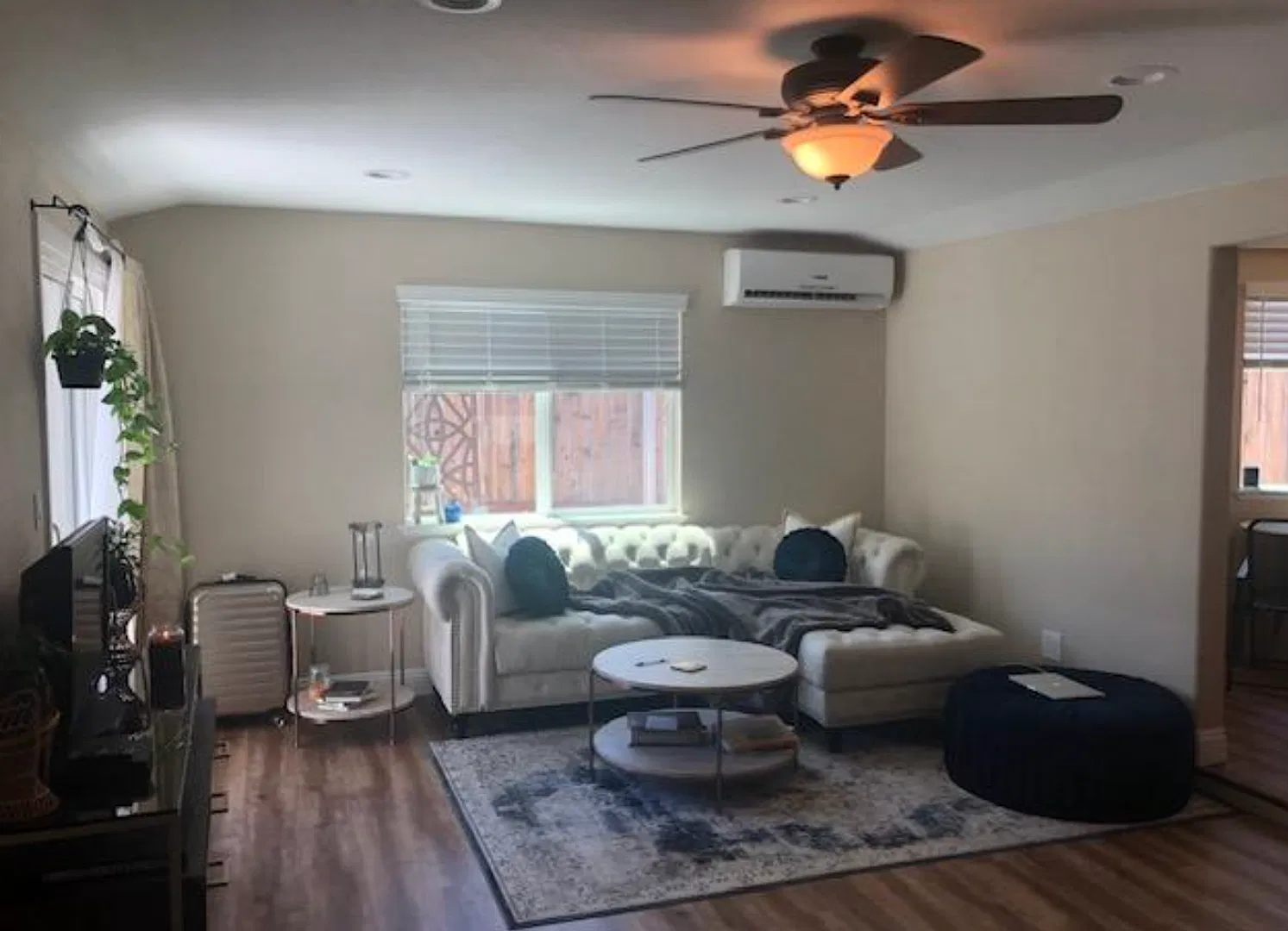 Adorable 1 Bedroom Home W/ Tons Of Extras! Please View Entire Ad For Viewings! — Photo 4