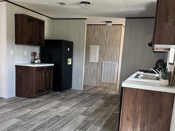3rd image of 20774 136th St