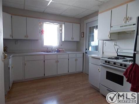 3rd image of 410 Baraga Ave