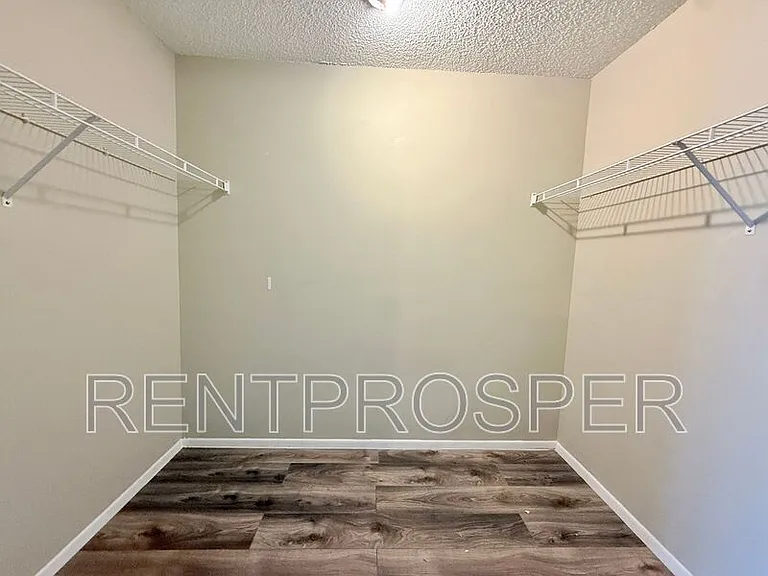 350 Winter Ridge Blvd — Photo 14