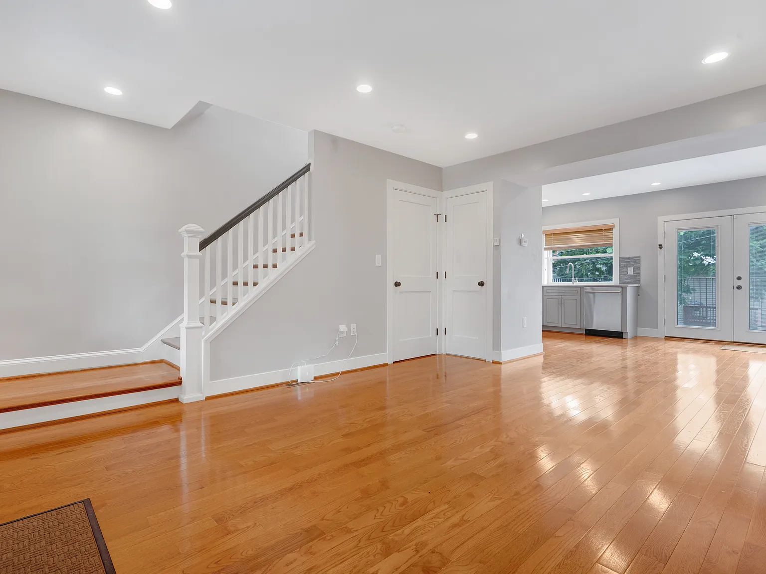 3 bed, 2.5 bath, 1700 sqft, $3,350 — Photo 1