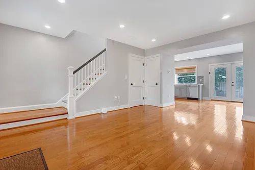 1778 Lyman Pl NE Photo 1