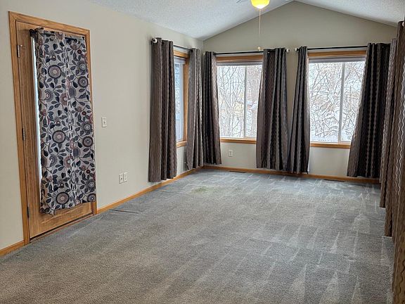 4th image of 38161 Fieldstone Dr