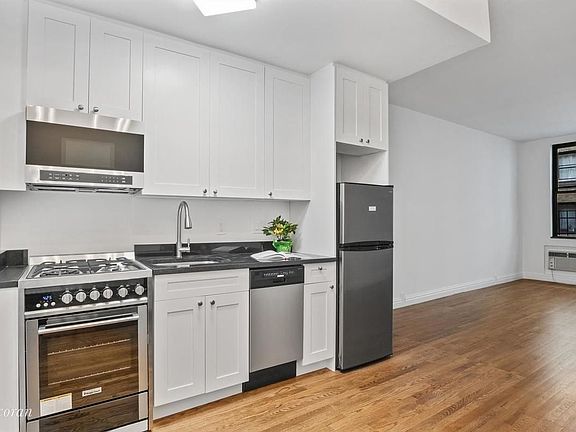 2nd image of 304 E 73rd St APT 3E