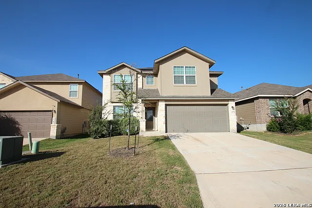 5 bed, 2.5 bath, 2539 sqft, $2,300 — Photo 2