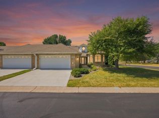 1264 Silverthorn Dr, Shoreview, MN 55126