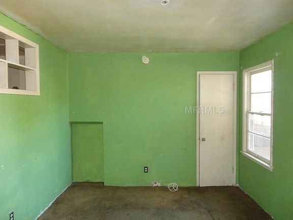 5th image of 978 Melrose Ave S