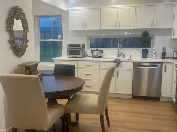 11316 NE 60th St, Kirkland, WA 98033